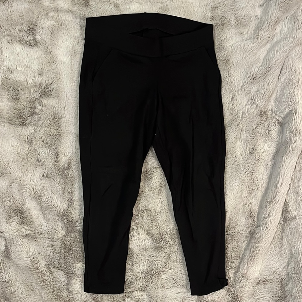 NWOT torrid 00 capris with pocket